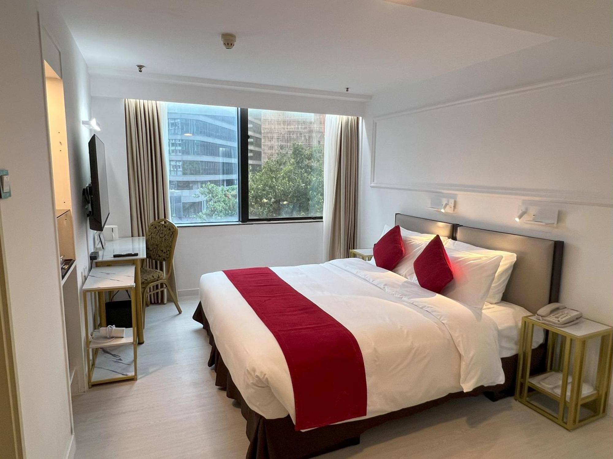 Western Tsim Sha Tsui 4*